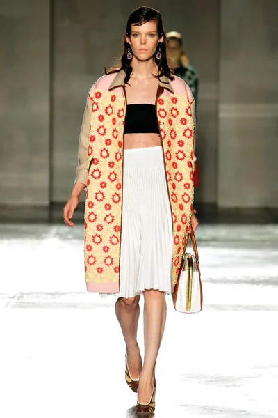 Look 2